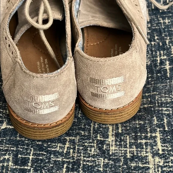 TOMS Tan Suede Loafers - 7.5 W - Picture 5 of 5
